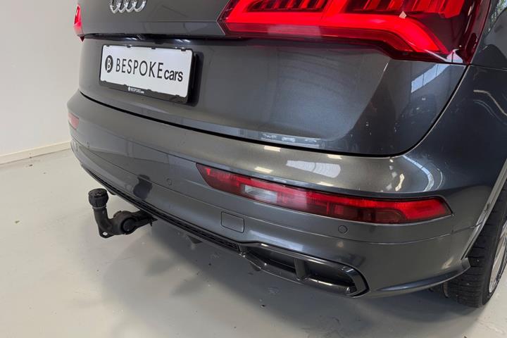 Grå Audi SQ5 fra 2017
