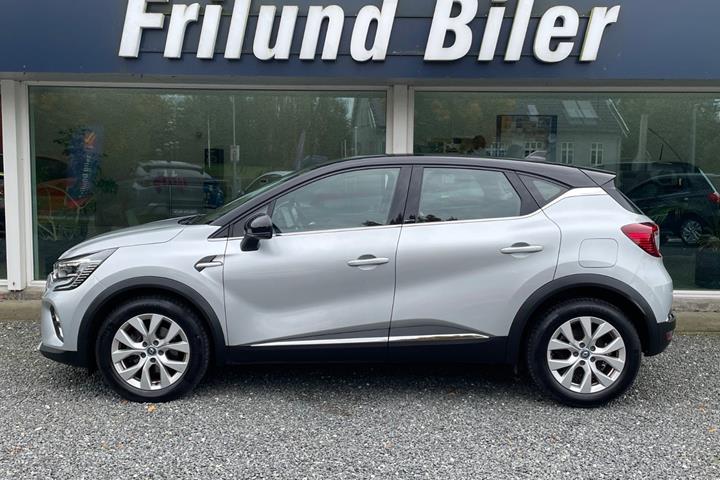 Sølv Renault Captur fra 2020