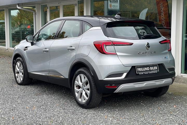 Sølv Renault Captur fra 2020