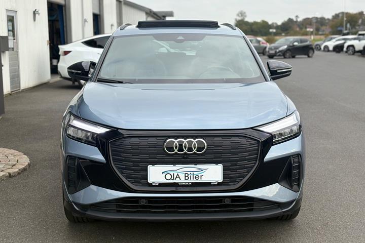 Blå Audi Q4 e-tron fra 2023