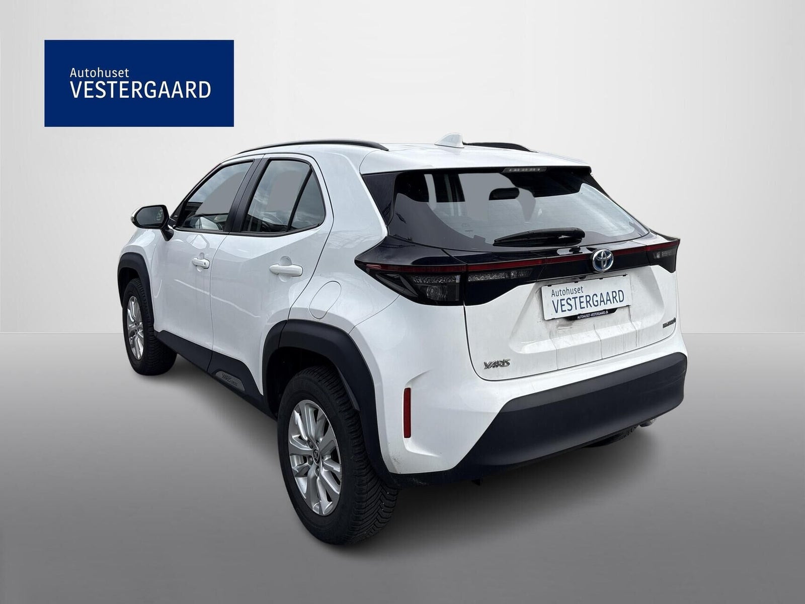 Hvid Toyota Yaris Cross fra 2023