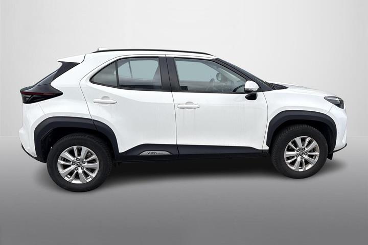 Hvid Toyota Yaris Cross fra 2023