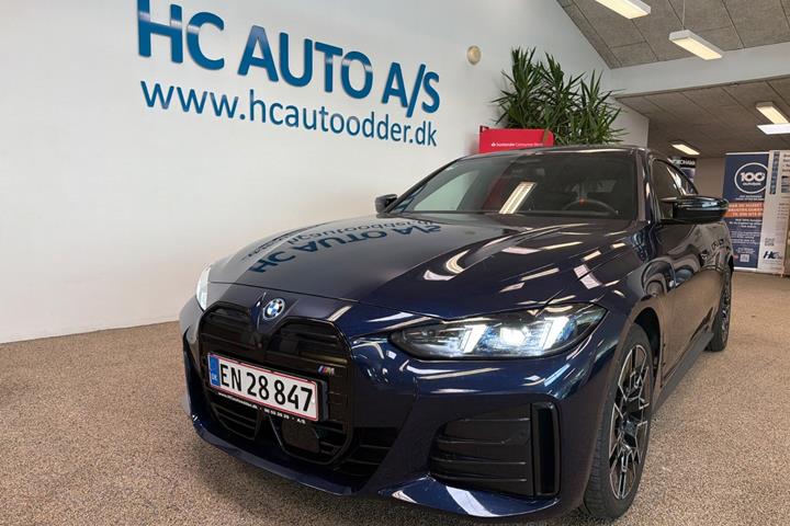Blå BMW i4 fra 2024