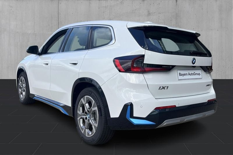 Hvid BMW iX1 fra 2023