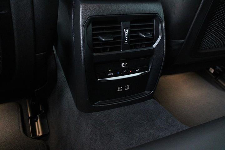 Sort BMW i4 fra 2022