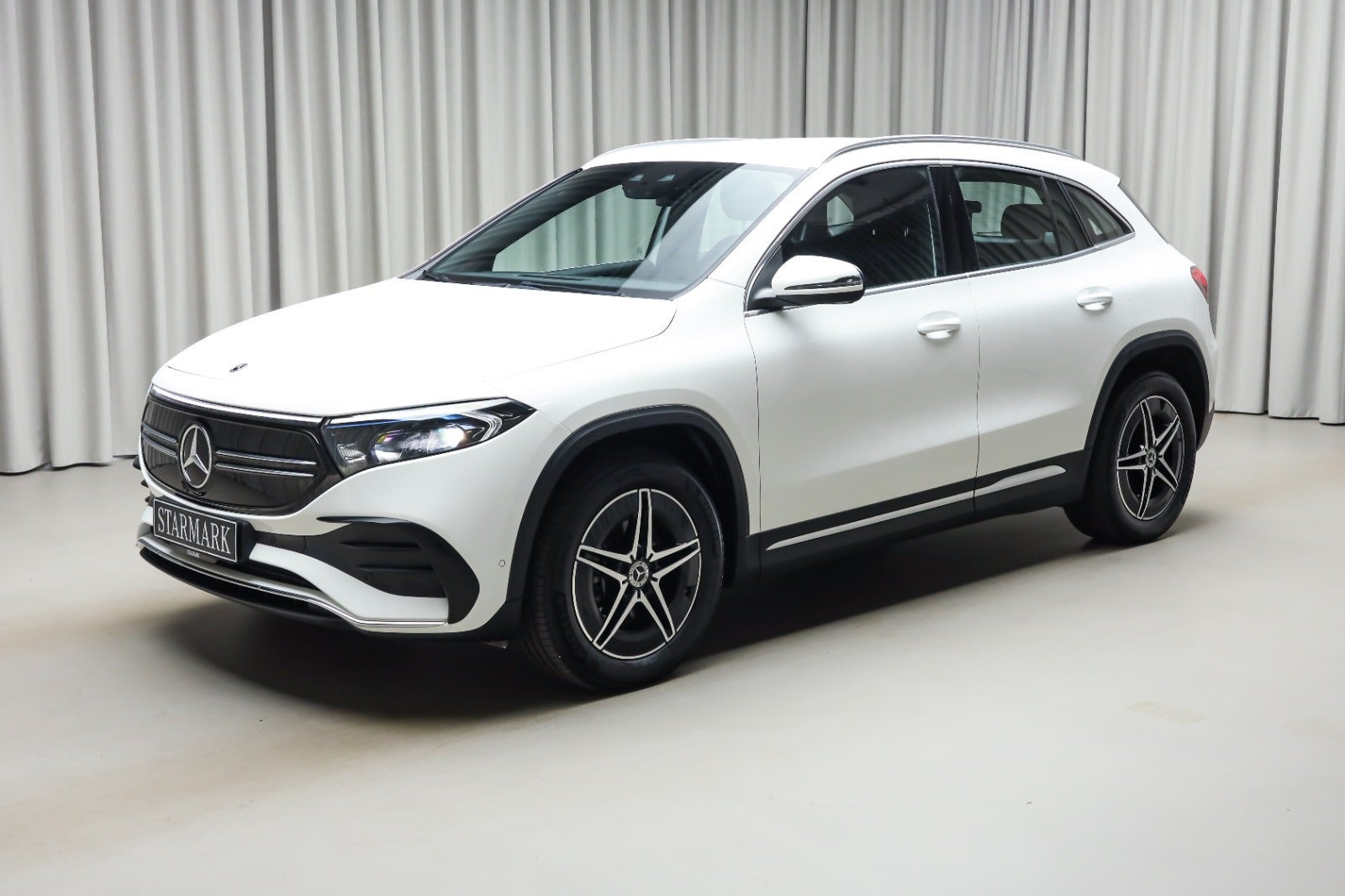 Hvid Mercedes EQA250 fra 2023