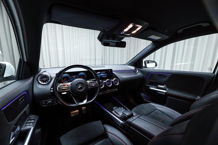 Hvid Mercedes EQA250 fra 2023