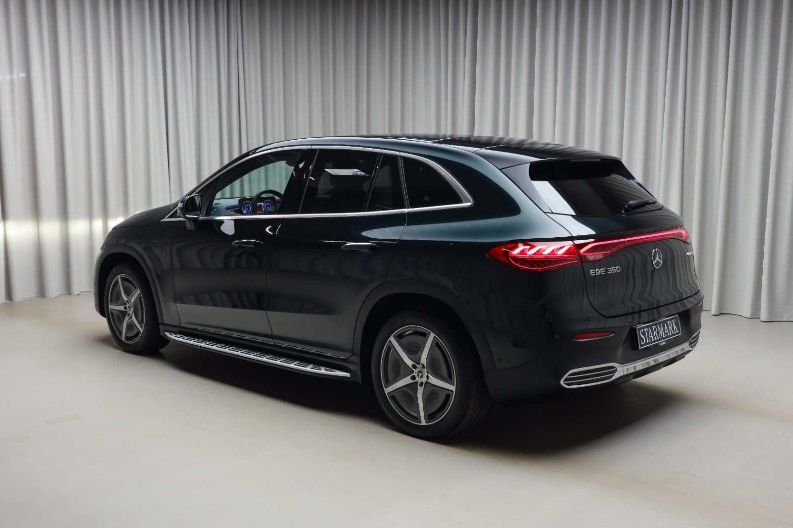 Grøn Mercedes EQE350 SUV fra 2024