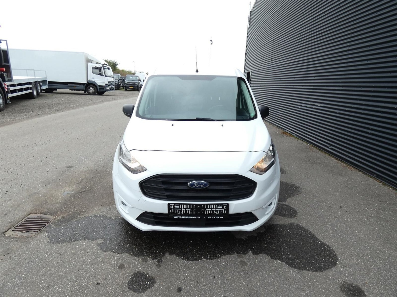 Hvid Ford Transit Connect fra 2020