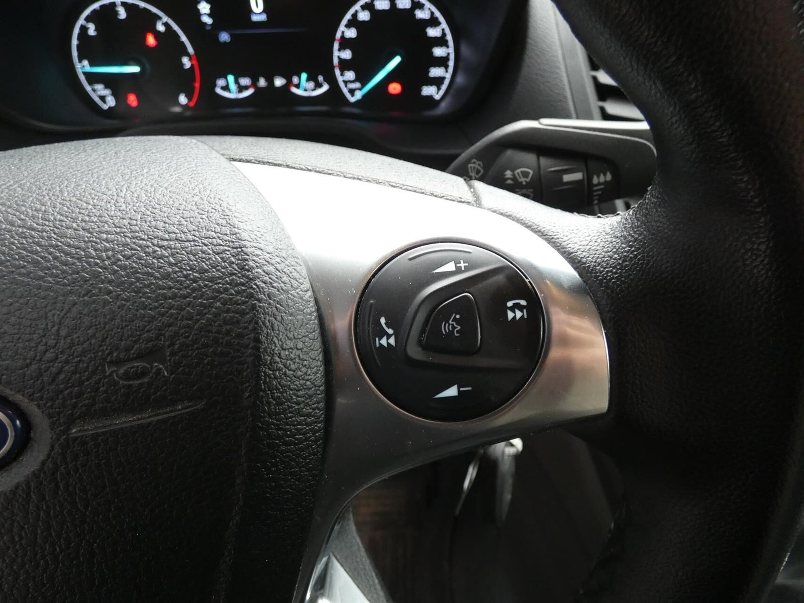 Hvid Ford Transit Connect fra 2020