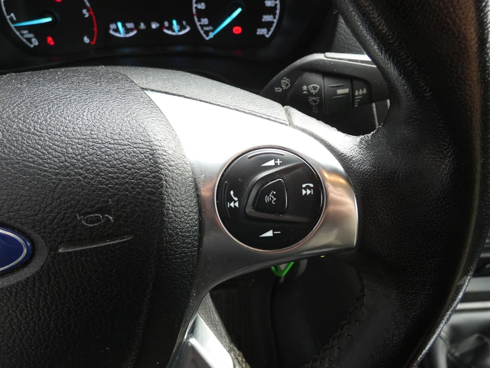 Hvid Ford Transit Connect fra 2019