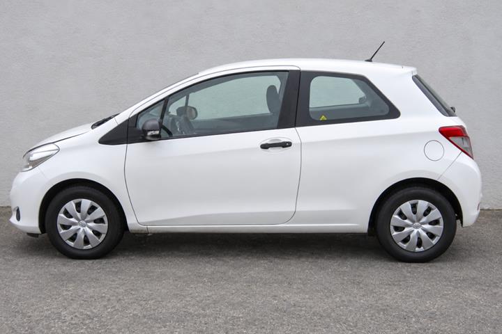 Hvid Toyota Yaris fra 2011