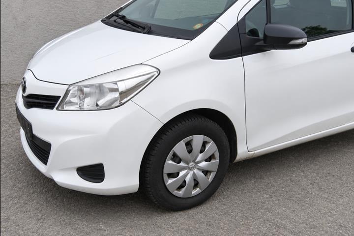 Hvid Toyota Yaris fra 2011
