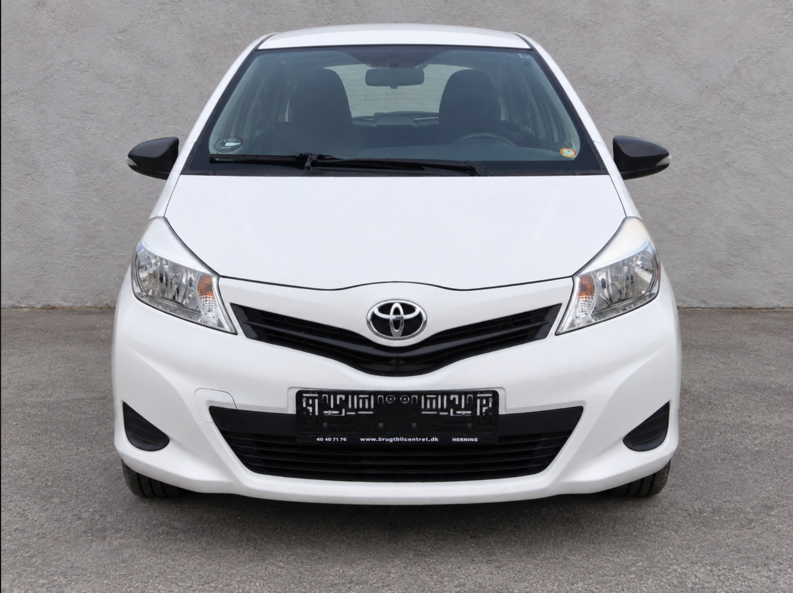 Hvid Toyota Yaris fra 2011