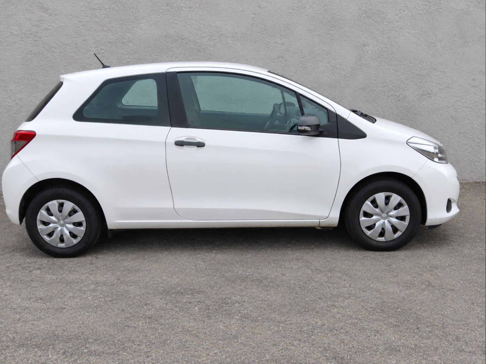 Hvid Toyota Yaris fra 2011