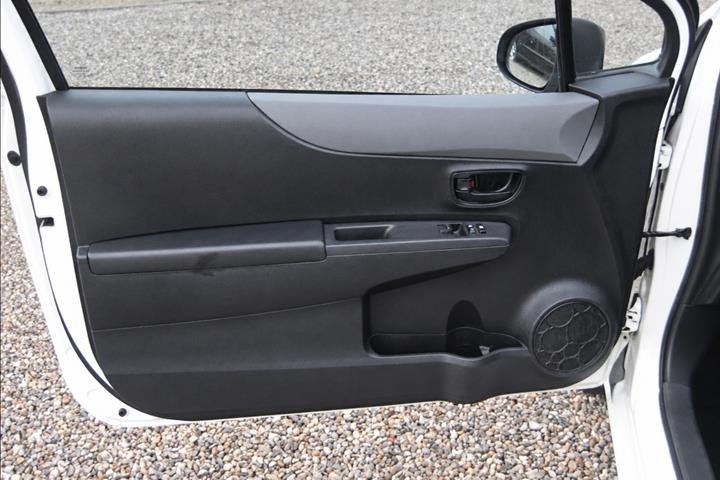 Hvid Toyota Yaris fra 2011