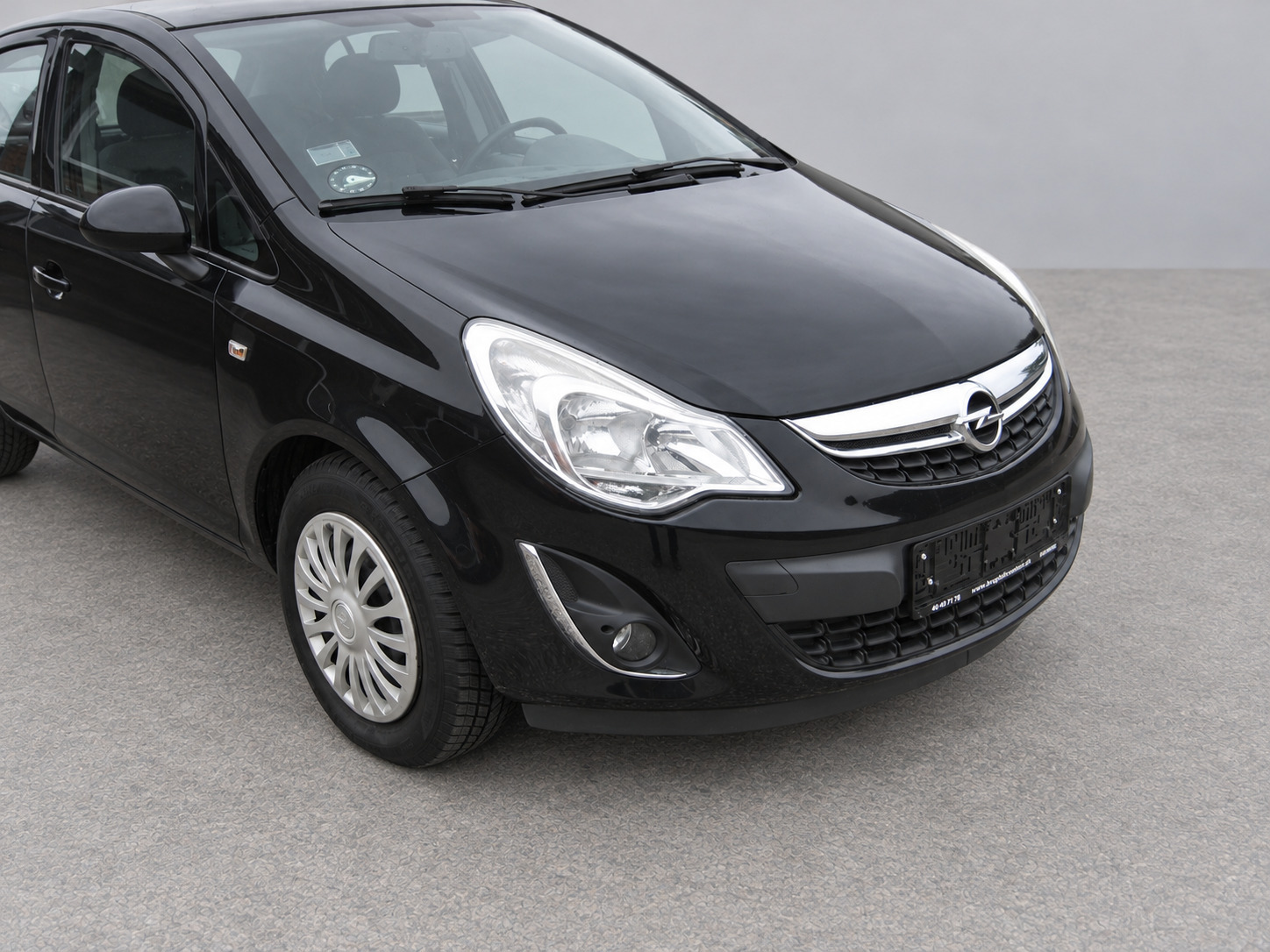 Sort Opel Corsa fra 2012