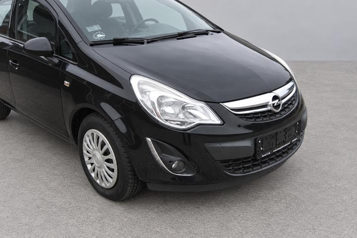 Sort Opel Corsa fra 2012