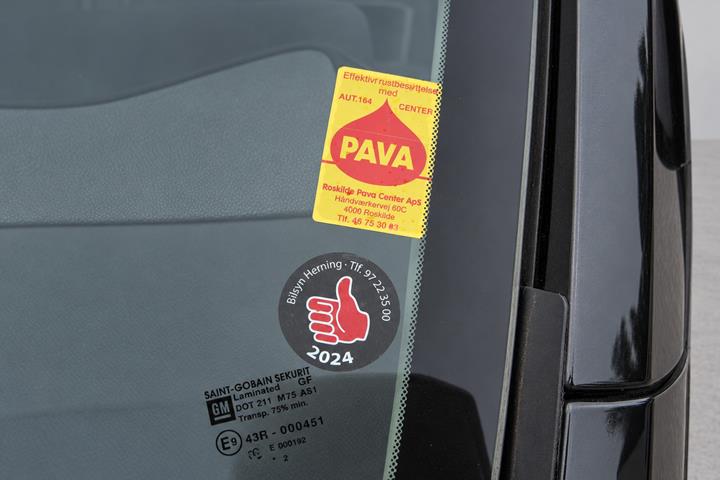Sort Opel Corsa fra 2012