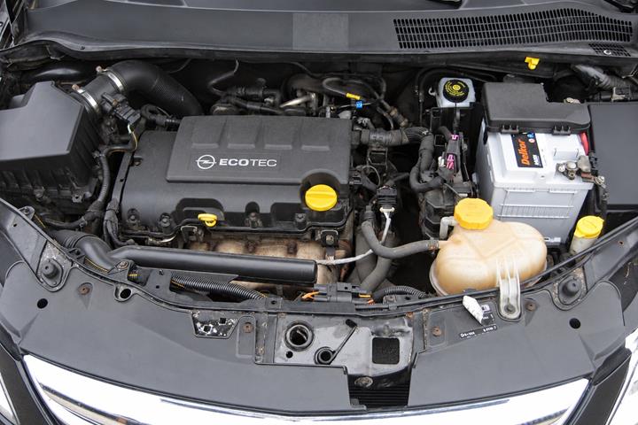 Sort Opel Corsa fra 2012