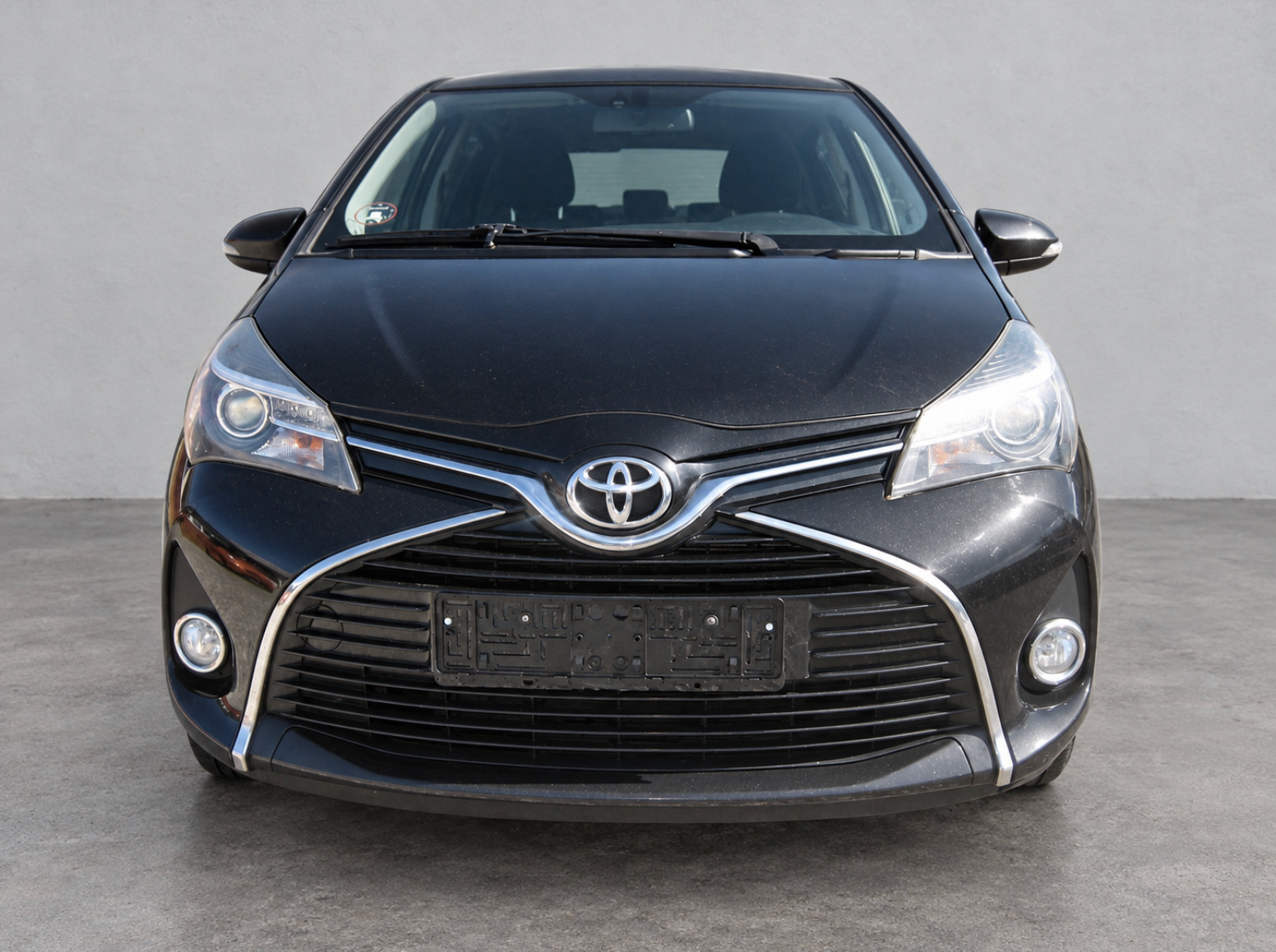 Sort Toyota Yaris fra 2015