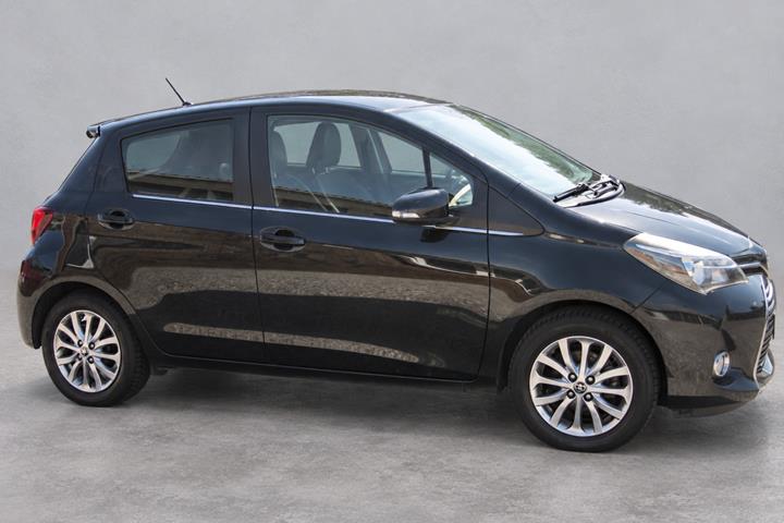 Sort Toyota Yaris fra 2015