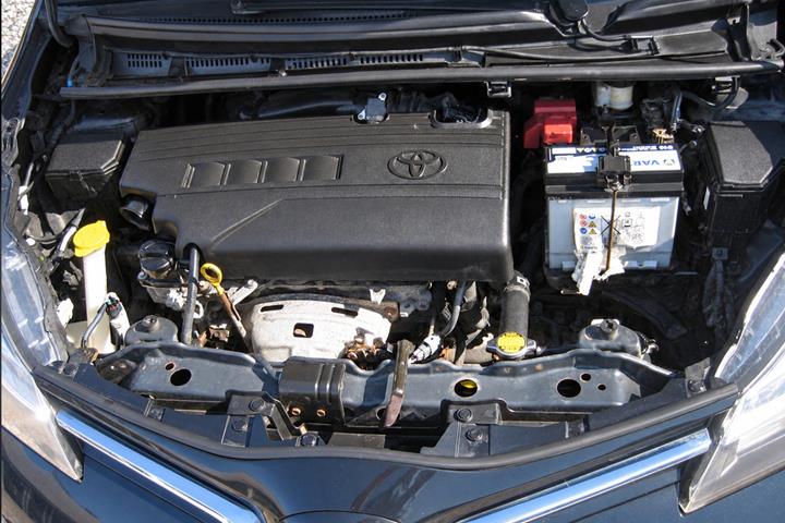 Sort Toyota Yaris fra 2015