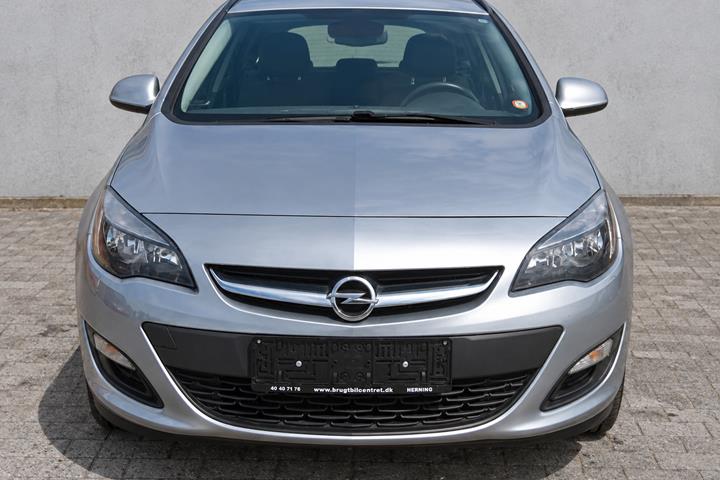 Blå Opel Astra fra 2015