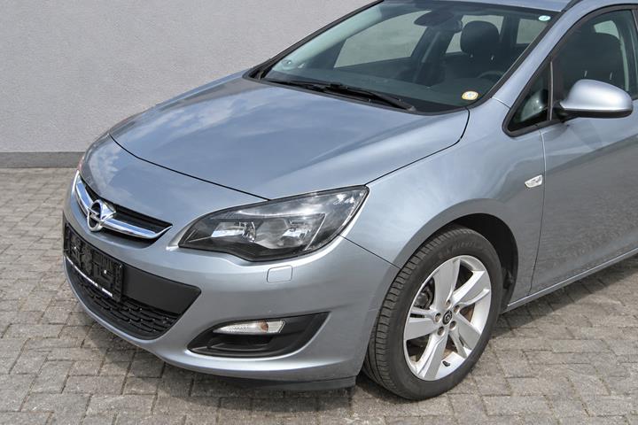 Blå Opel Astra fra 2015