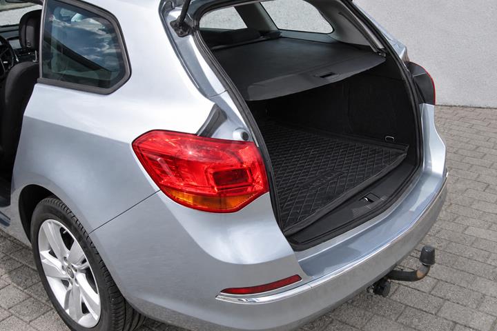Blå Opel Astra fra 2015
