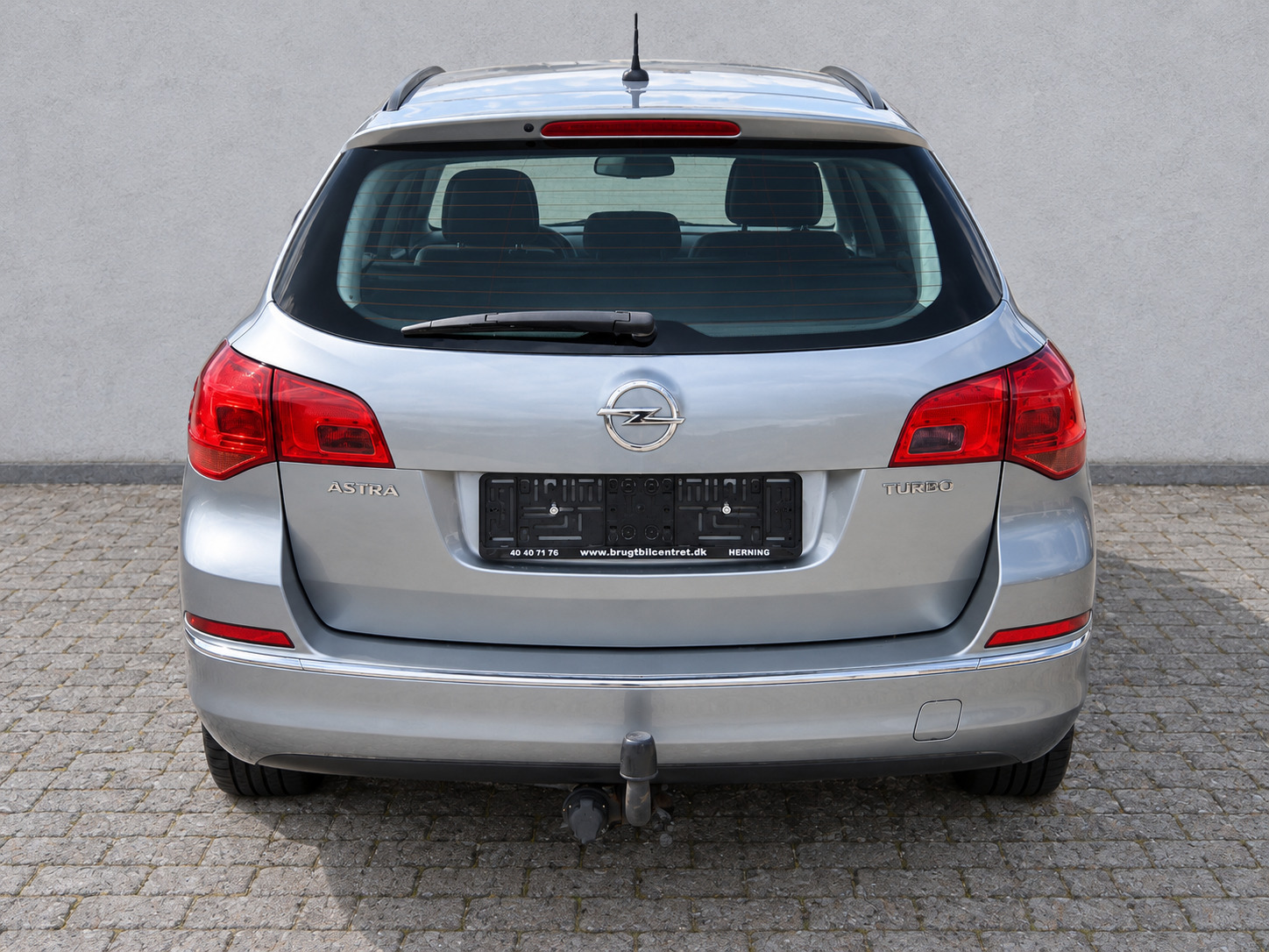 Blå Opel Astra fra 2015