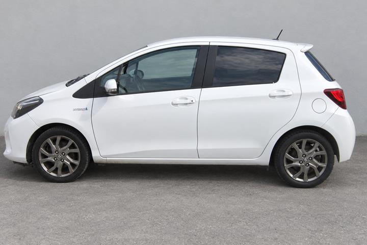 Hvid Toyota Yaris fra 2015