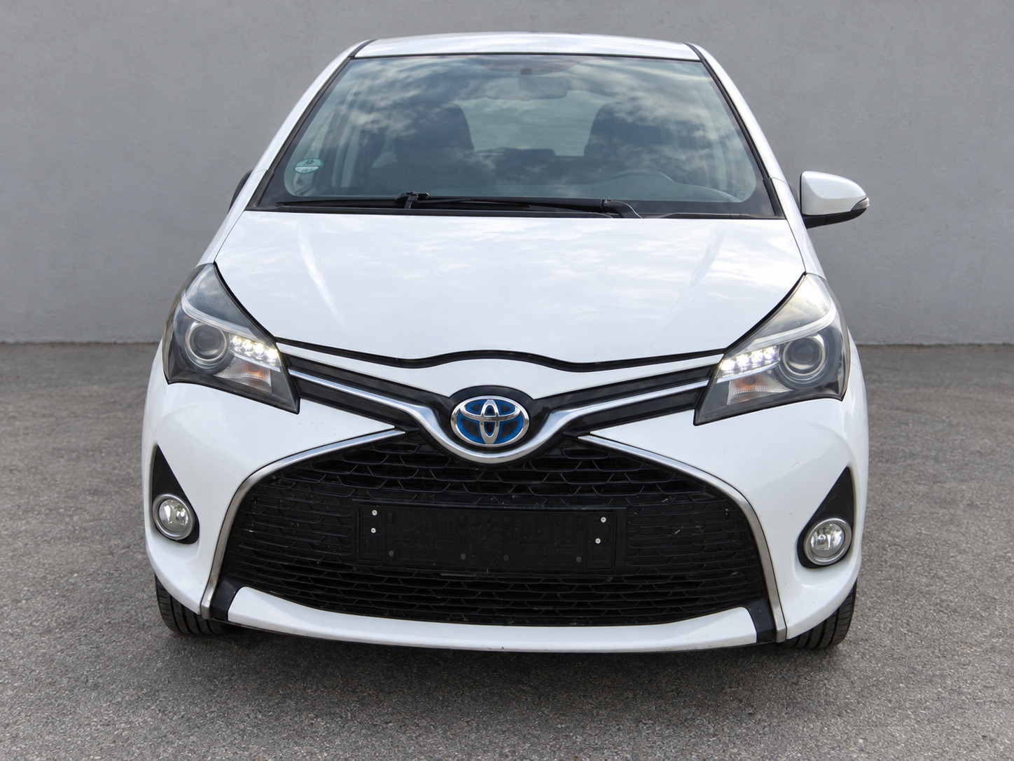 Hvid Toyota Yaris fra 2015