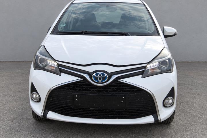 Hvid Toyota Yaris fra 2015