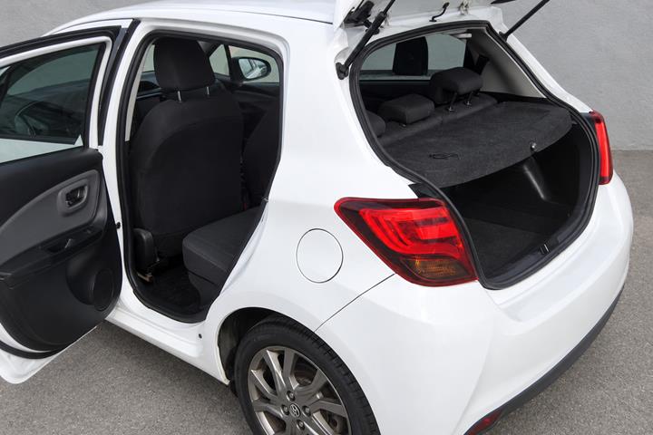 Hvid Toyota Yaris fra 2015