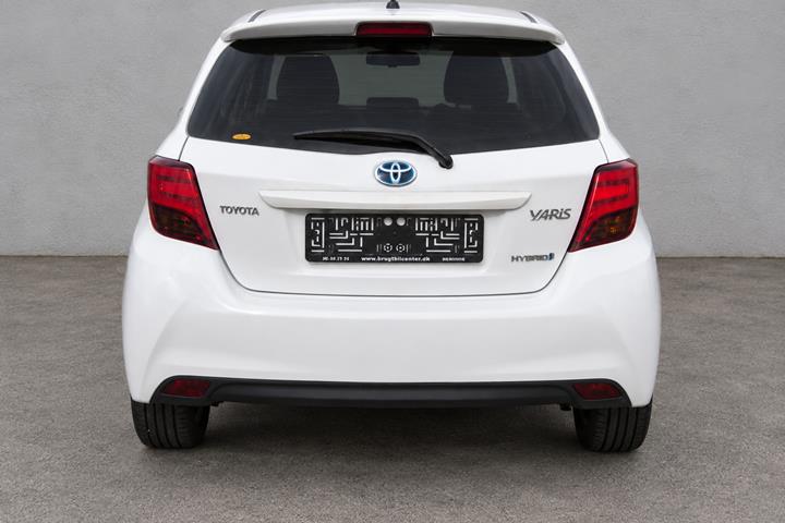Hvid Toyota Yaris fra 2015