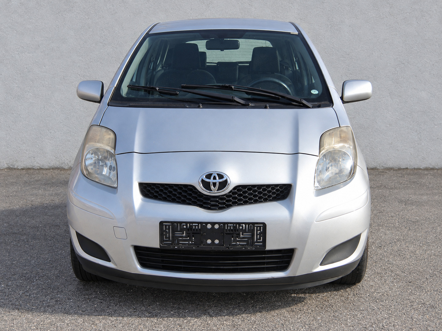 Sølv Toyota Yaris fra 2011