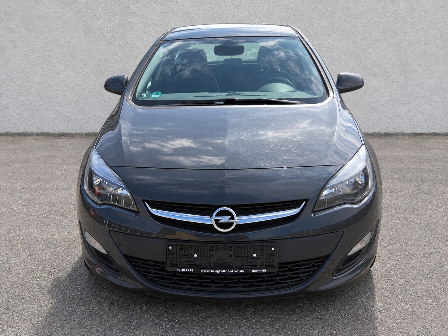 Grå Opel Astra fra 2015