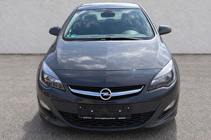 Grå Opel Astra fra 2015