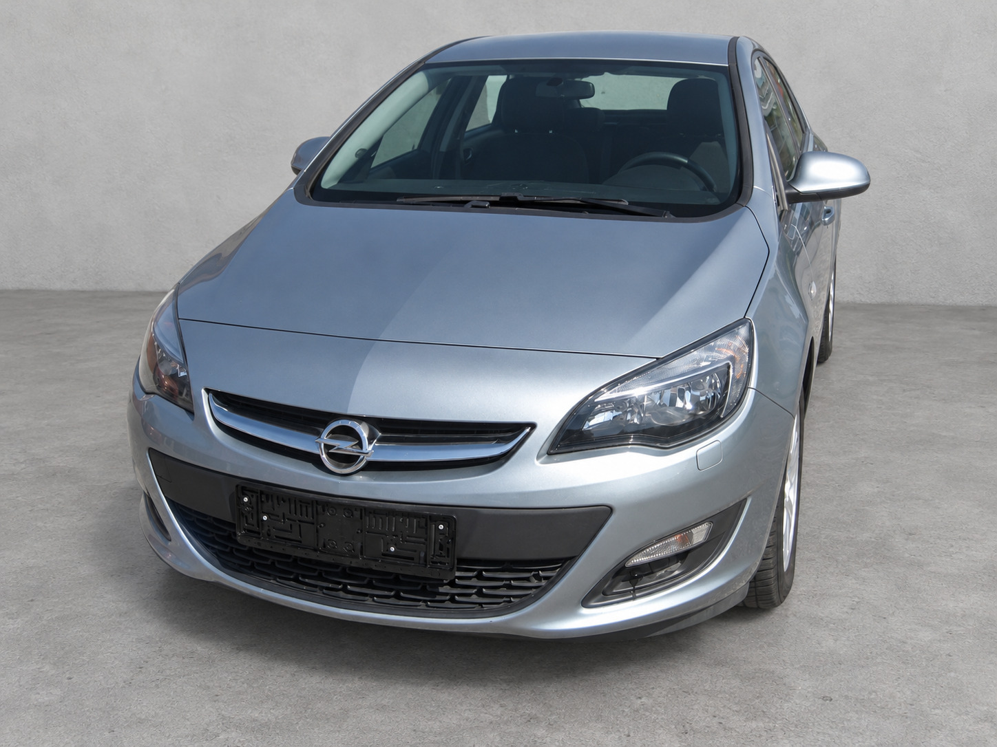Blå Opel Astra fra 2014