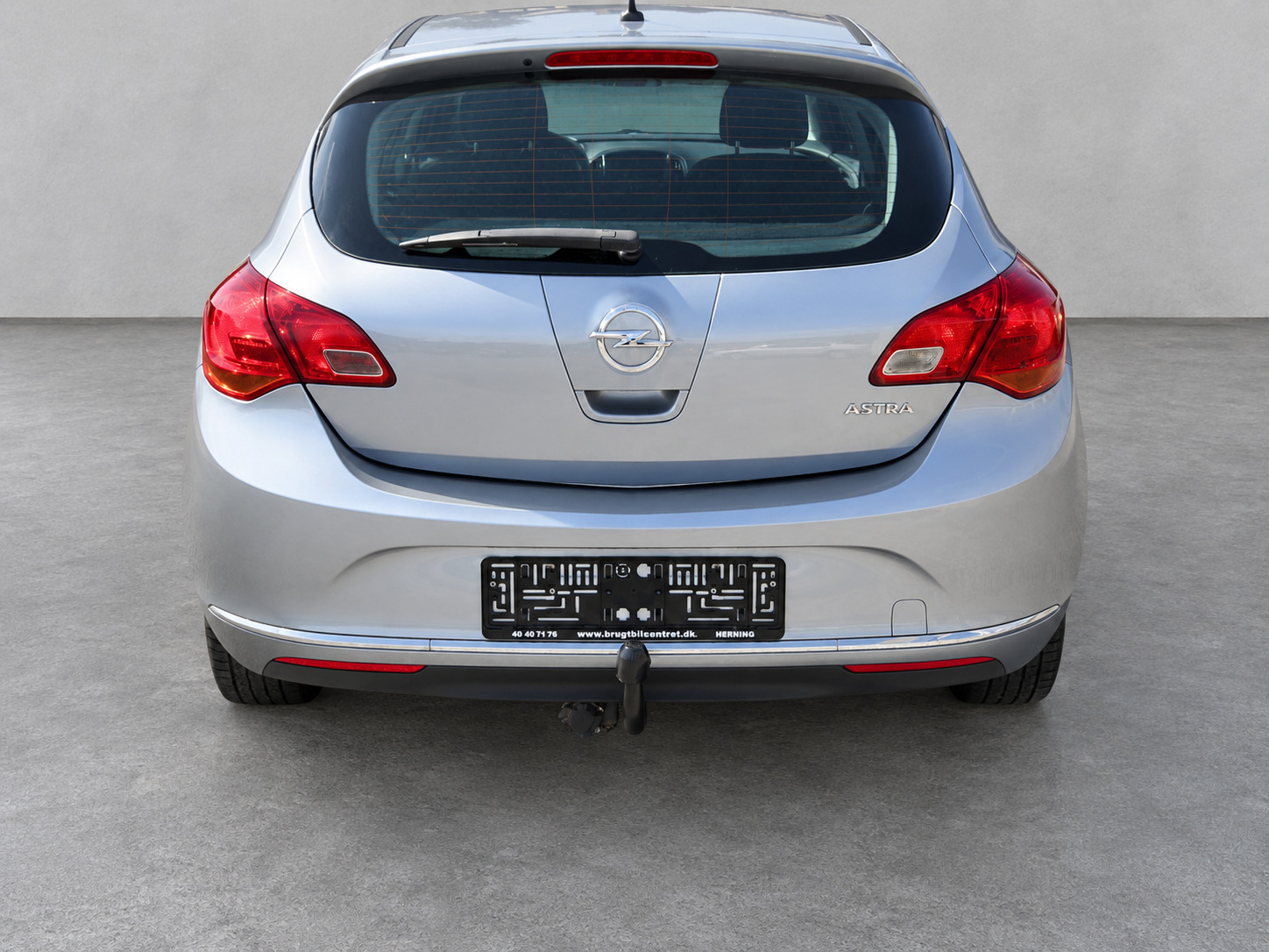 Blå Opel Astra fra 2014