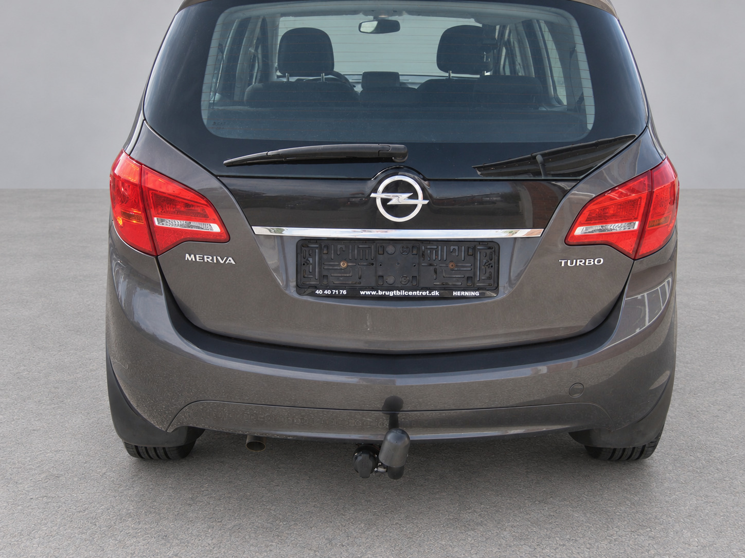 Grå Opel Meriva fra 2014