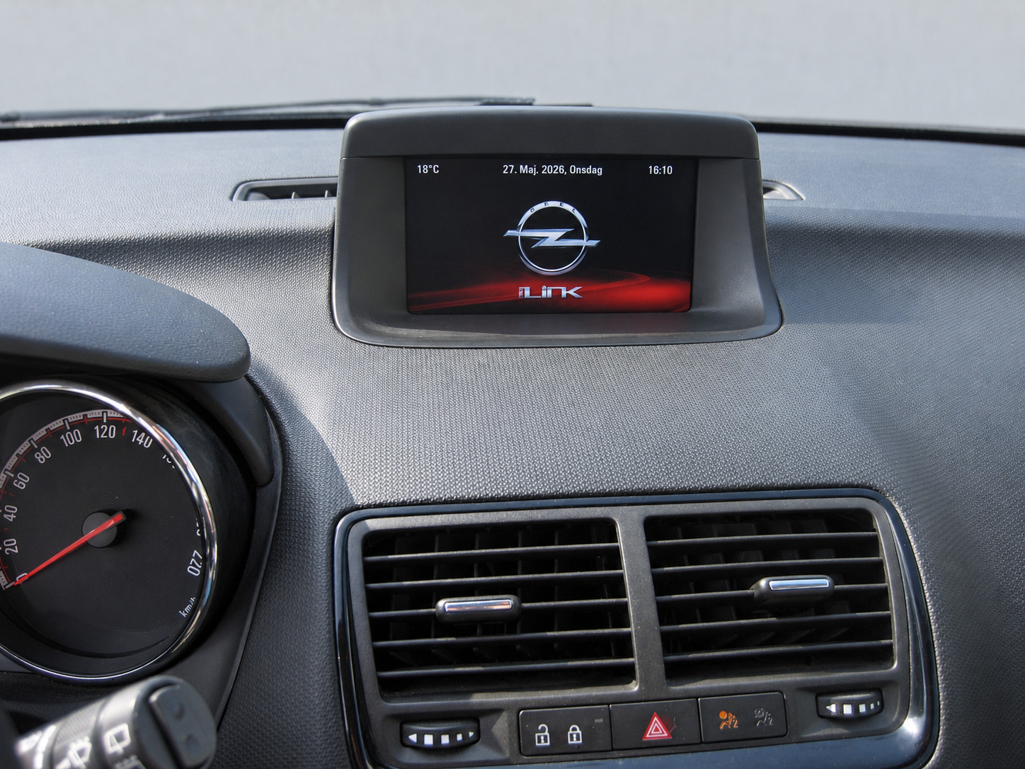 Grå Opel Meriva fra 2014