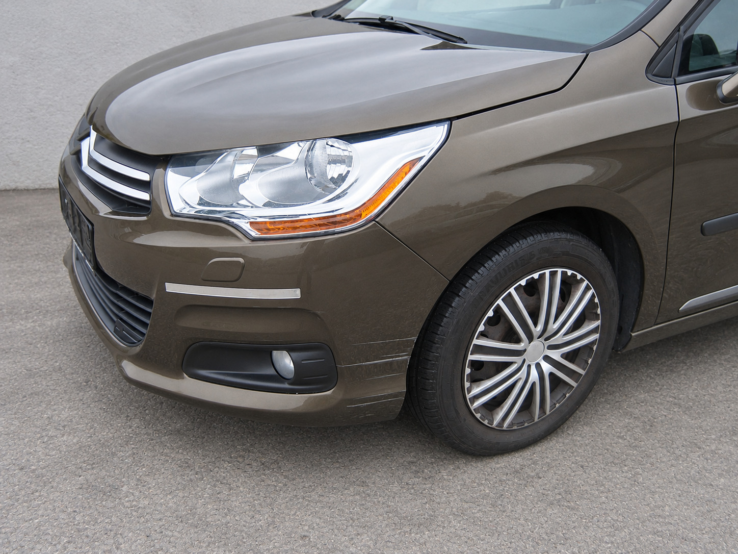Brun Citroën C4 fra 2013