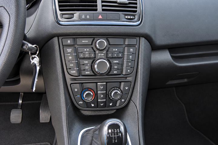 Blå Opel Meriva fra 2014
