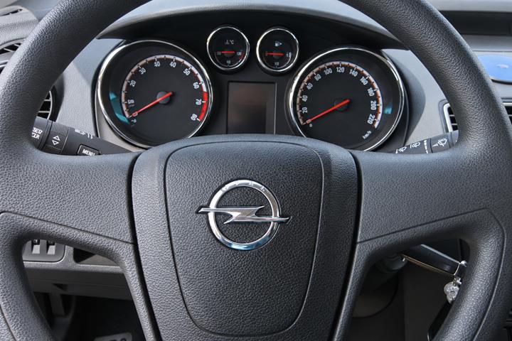 Blå Opel Meriva fra 2014