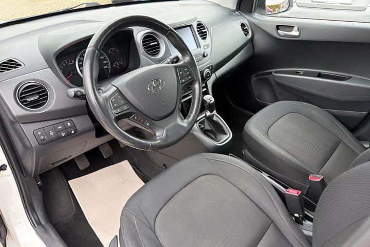 Hvid Hyundai i10 fra 2017
