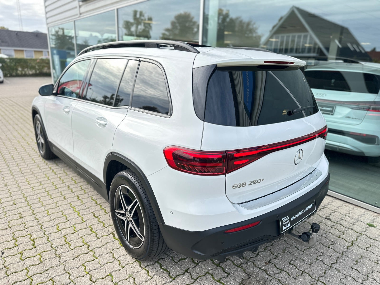 undefined Mercedes EQB250+ fra 2025