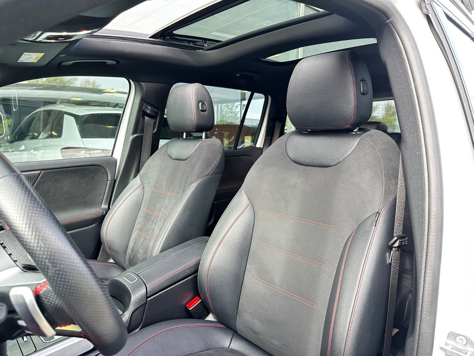 undefined Mercedes EQB250+ fra 2025