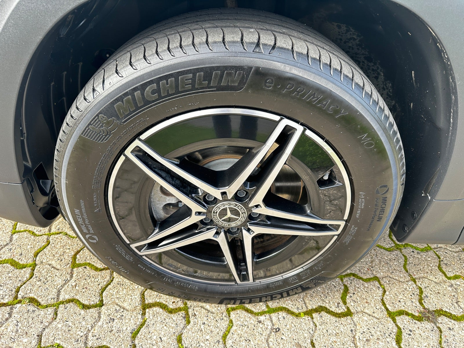 undefined Mercedes EQB250+ fra 2025